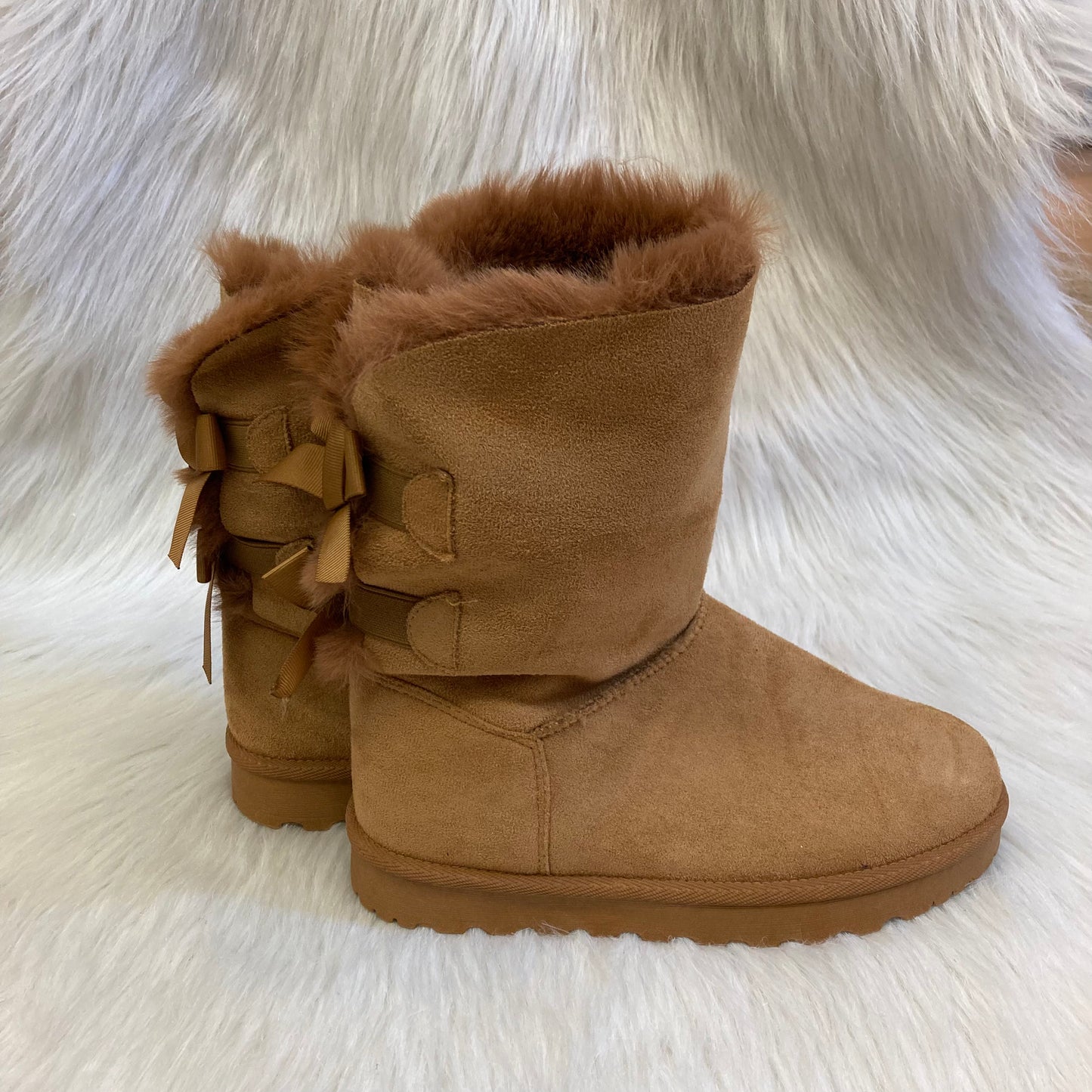 Camel fur-lined suede ankle boot