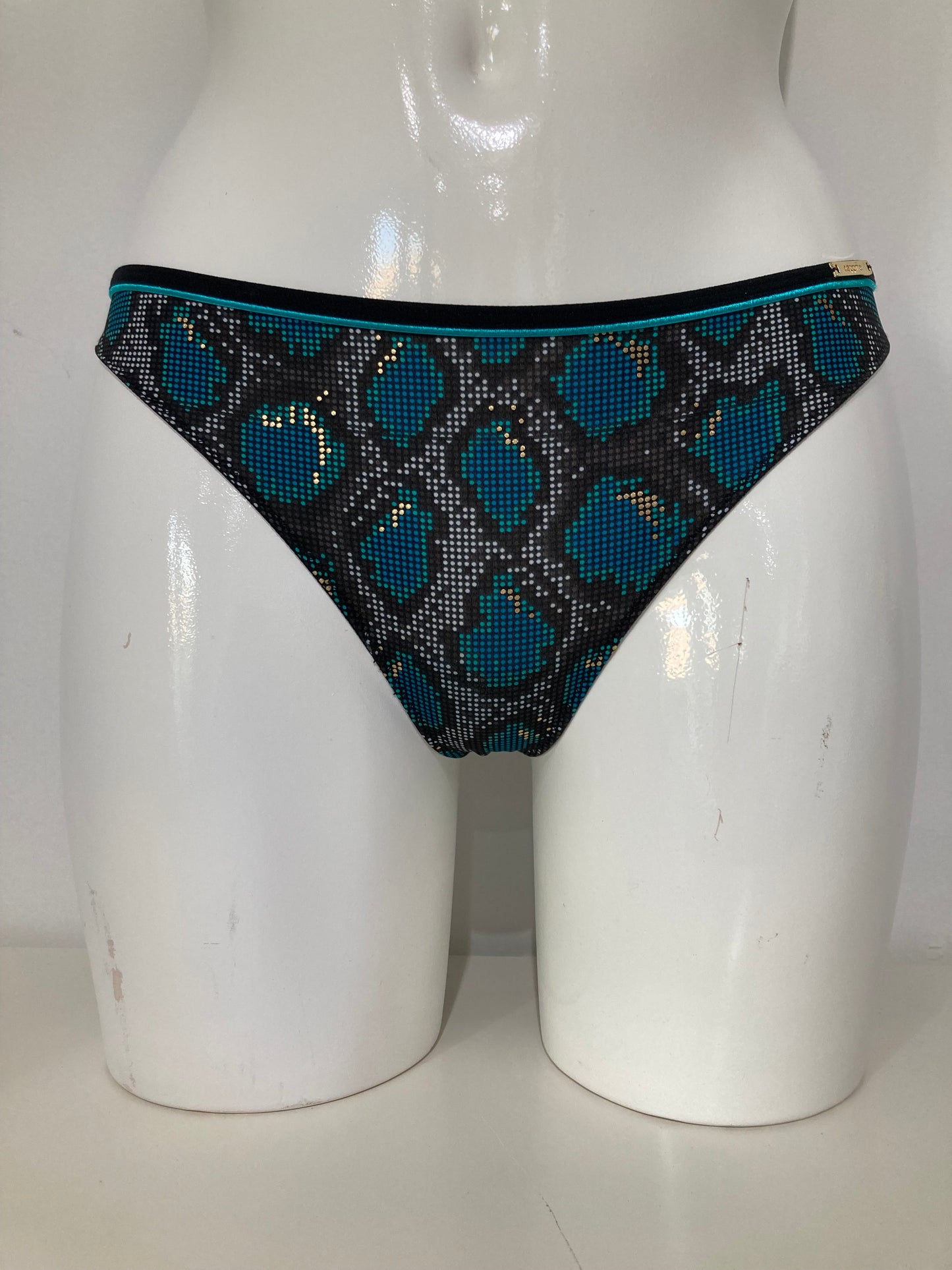 Snake dot string π