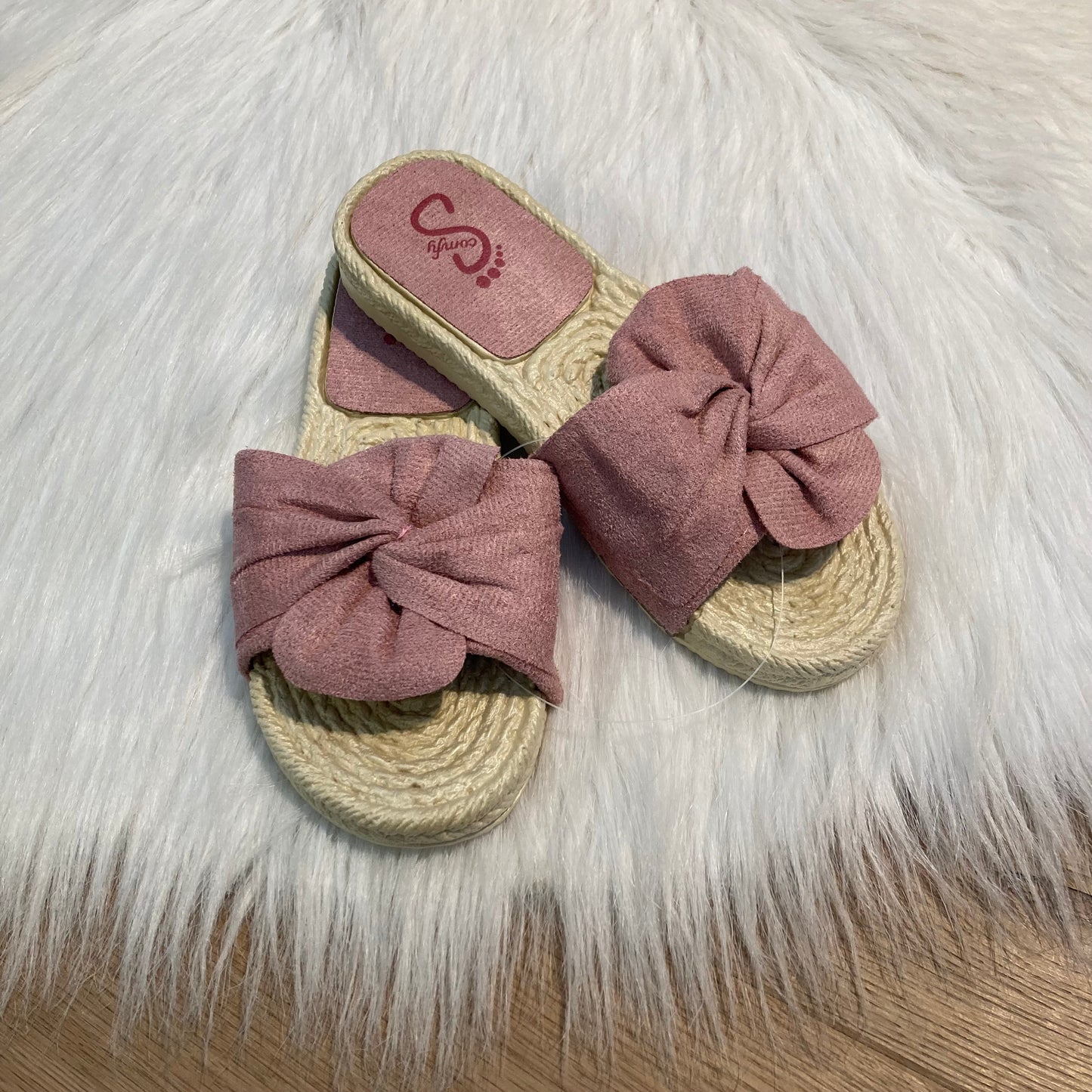Slippers met strik beige
