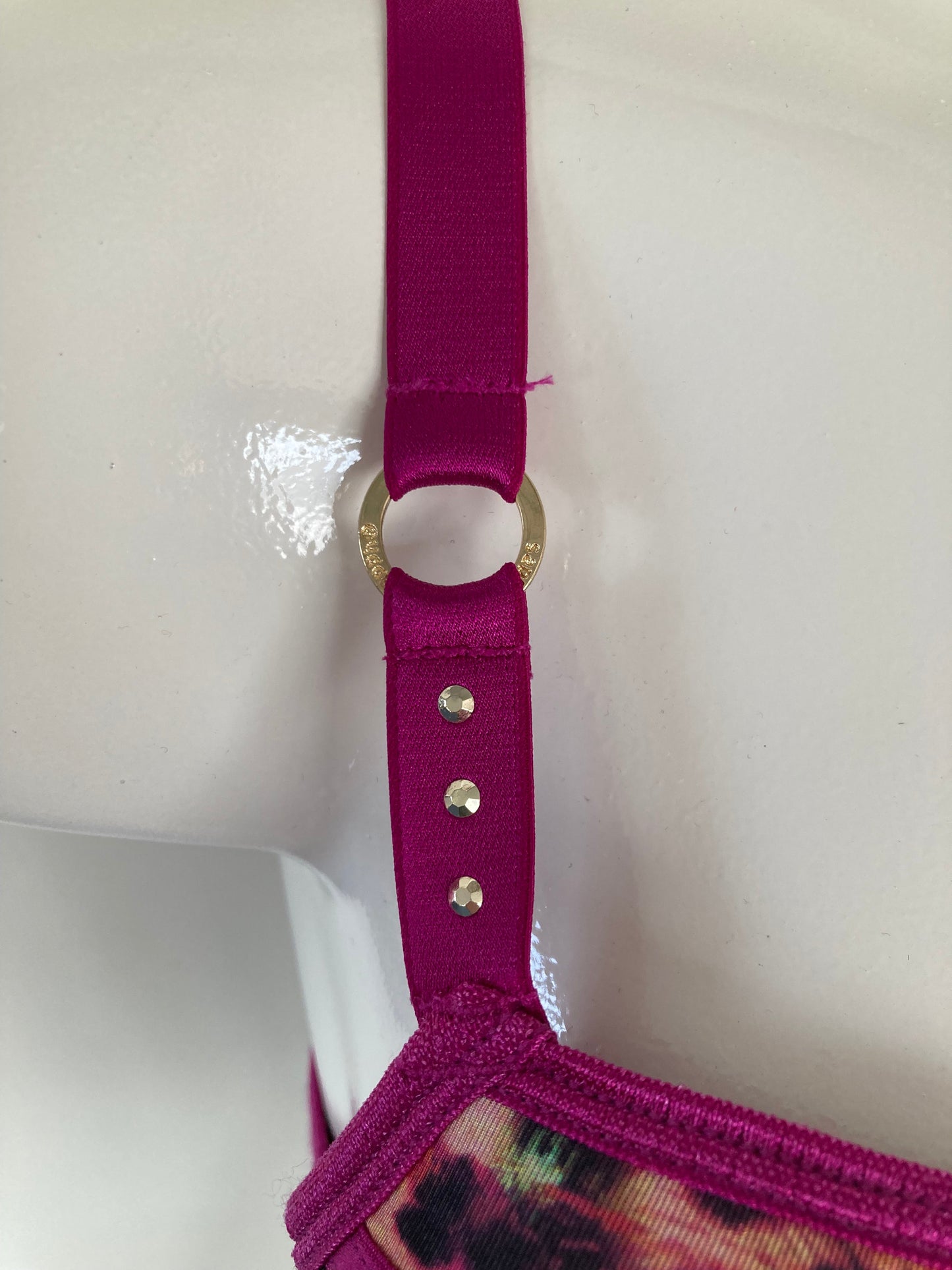 Exotic wire bra π