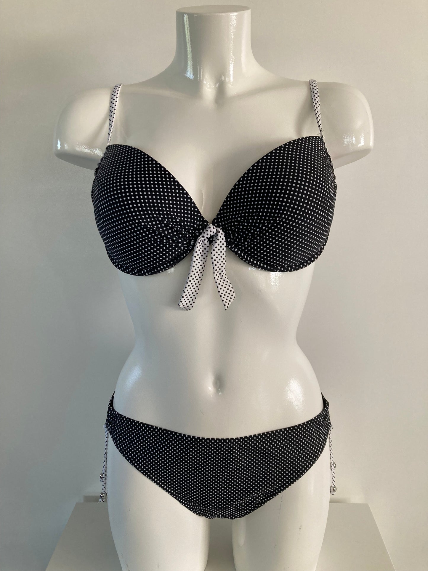 Bikini dee why beach π
