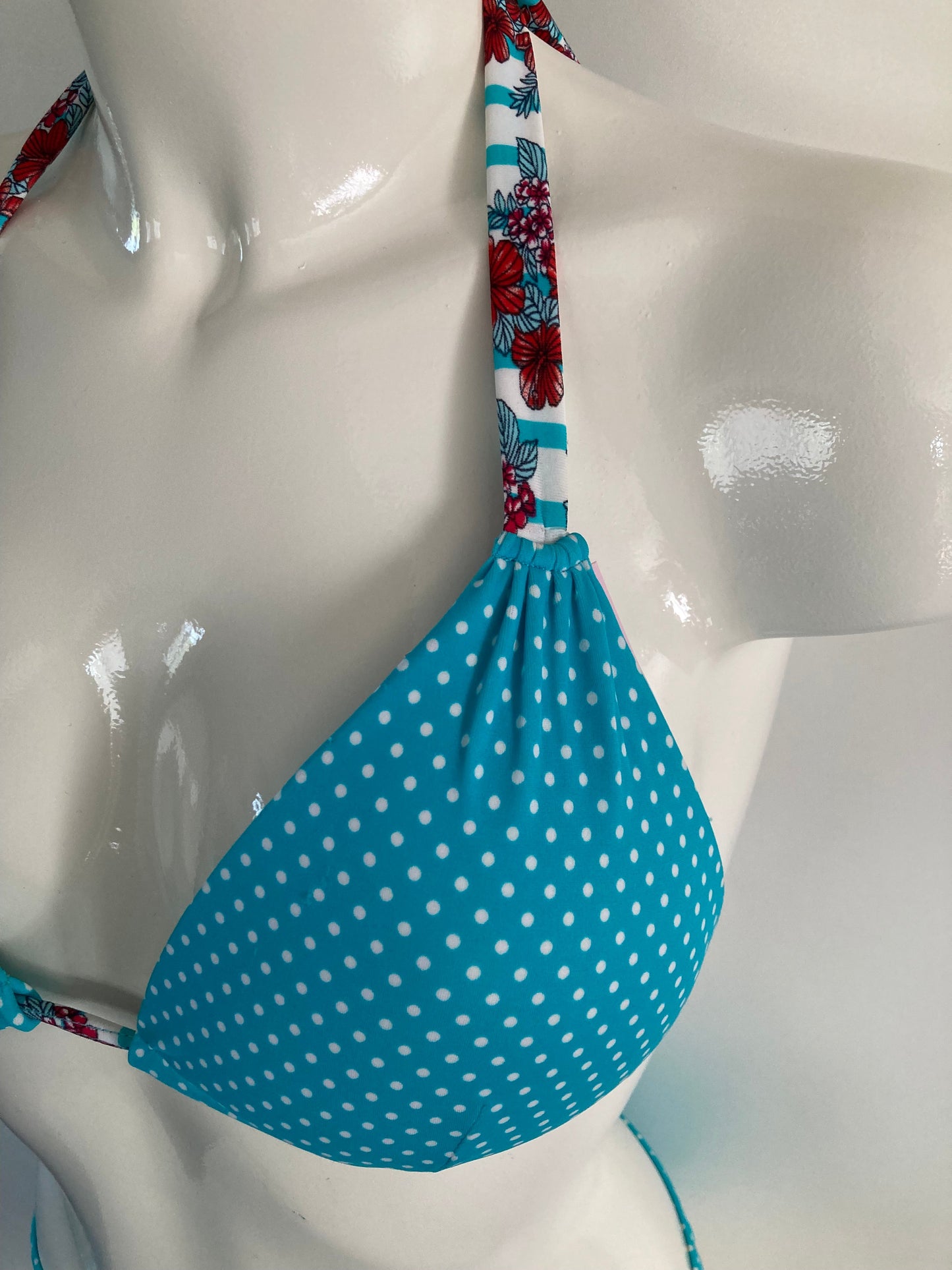 Bikini broad beach π
