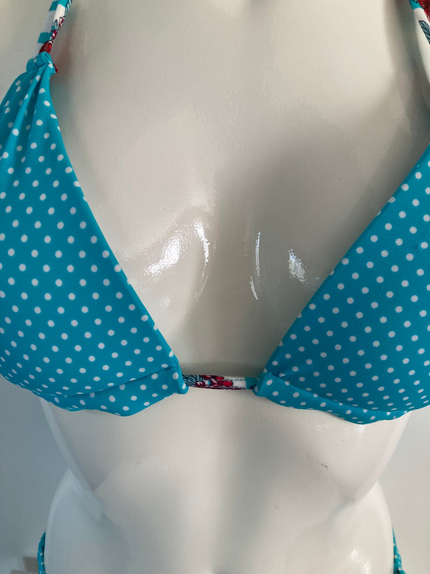 Bikini broad beach π
