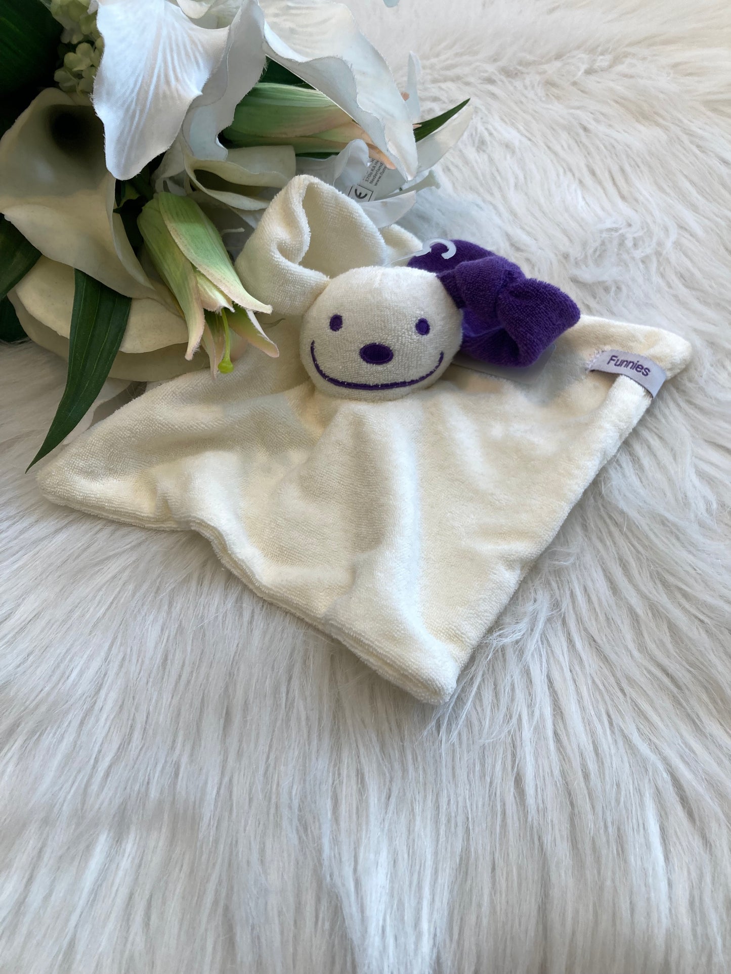Tutpoppetje ecru met paars oor 🛒