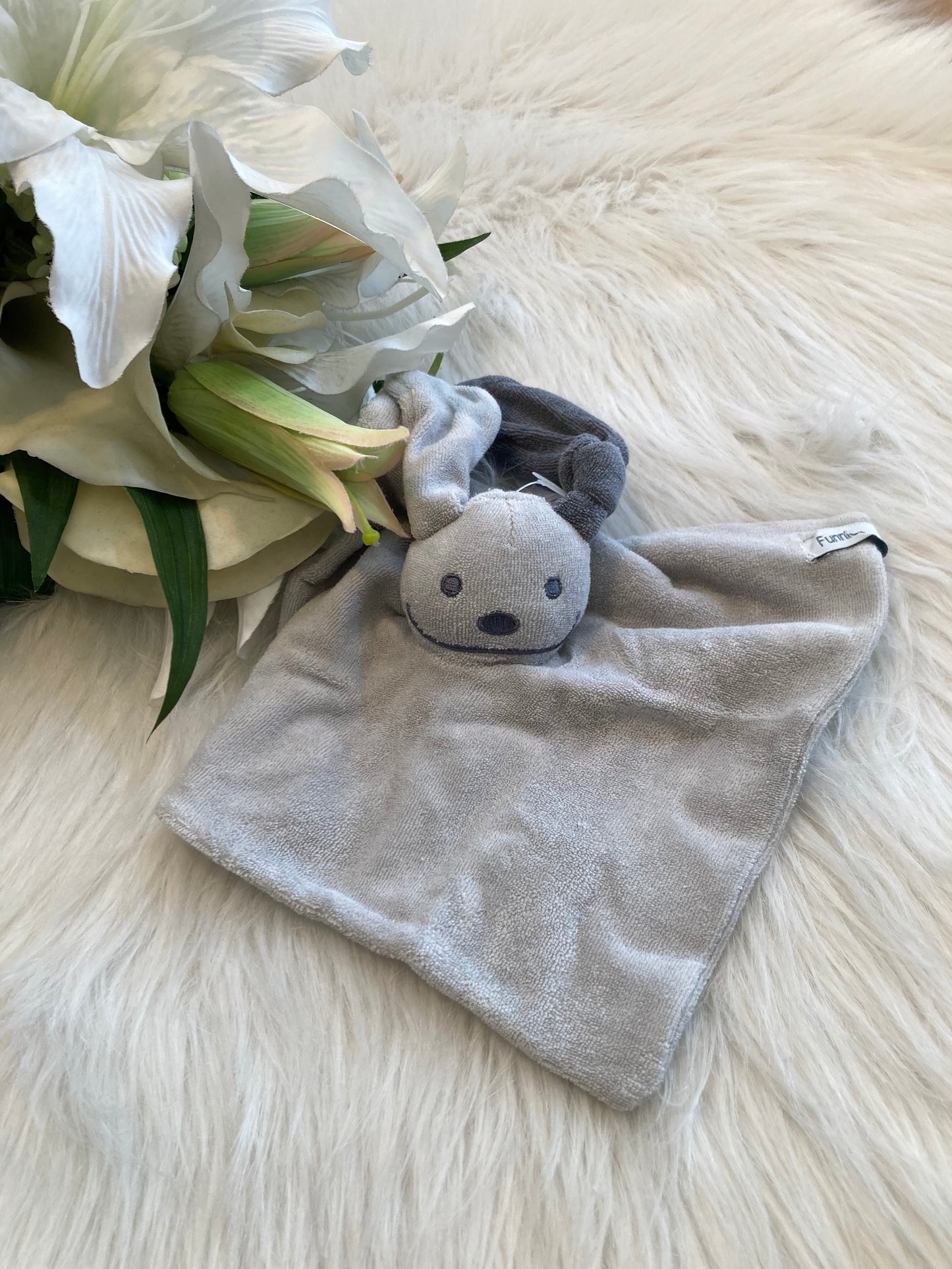 Tutpoppetje grijs met antraciet oor 🛒