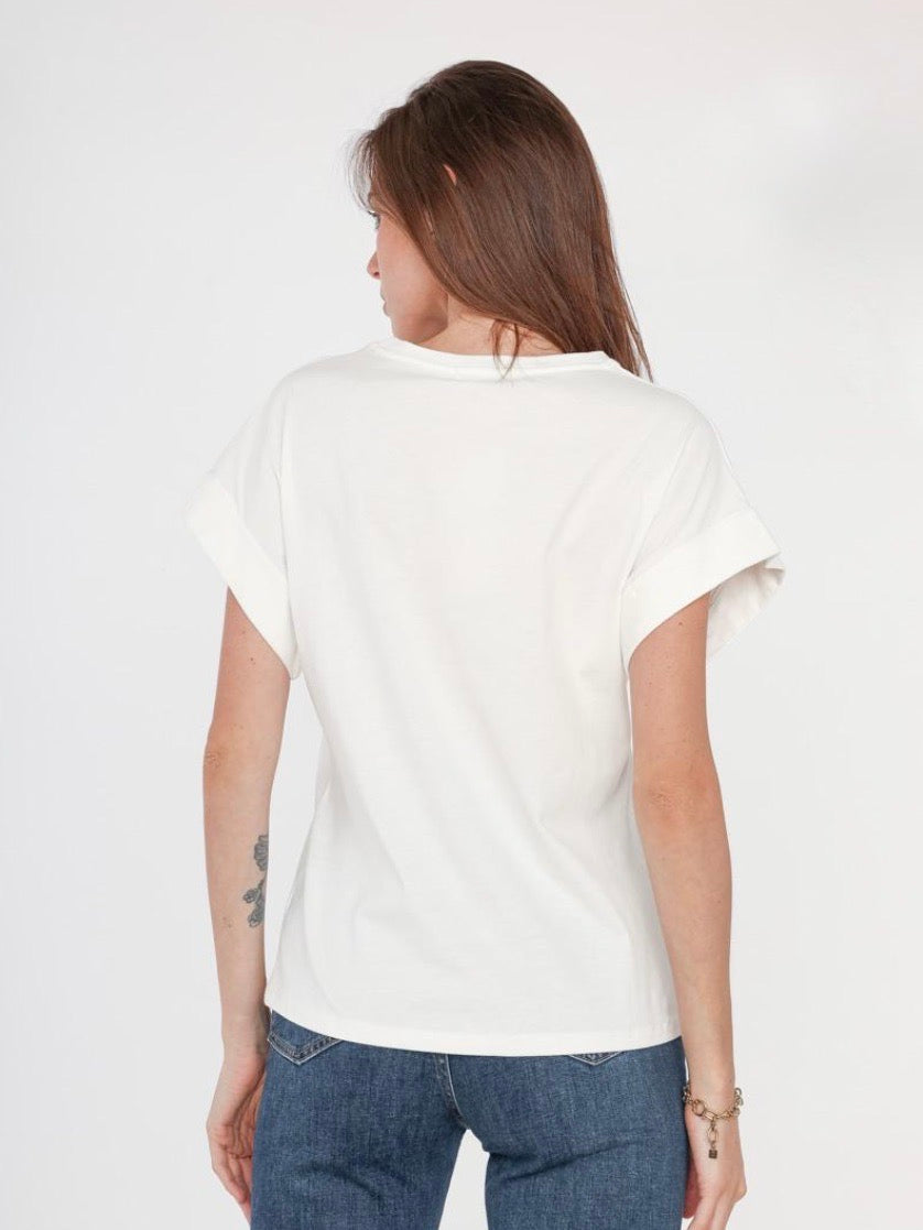 T-shirt with pattern feathers
