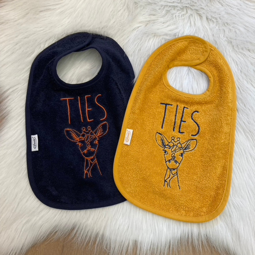 Slab met naam | Gepersonaliseerde baby slab katoen | Gold Ocher