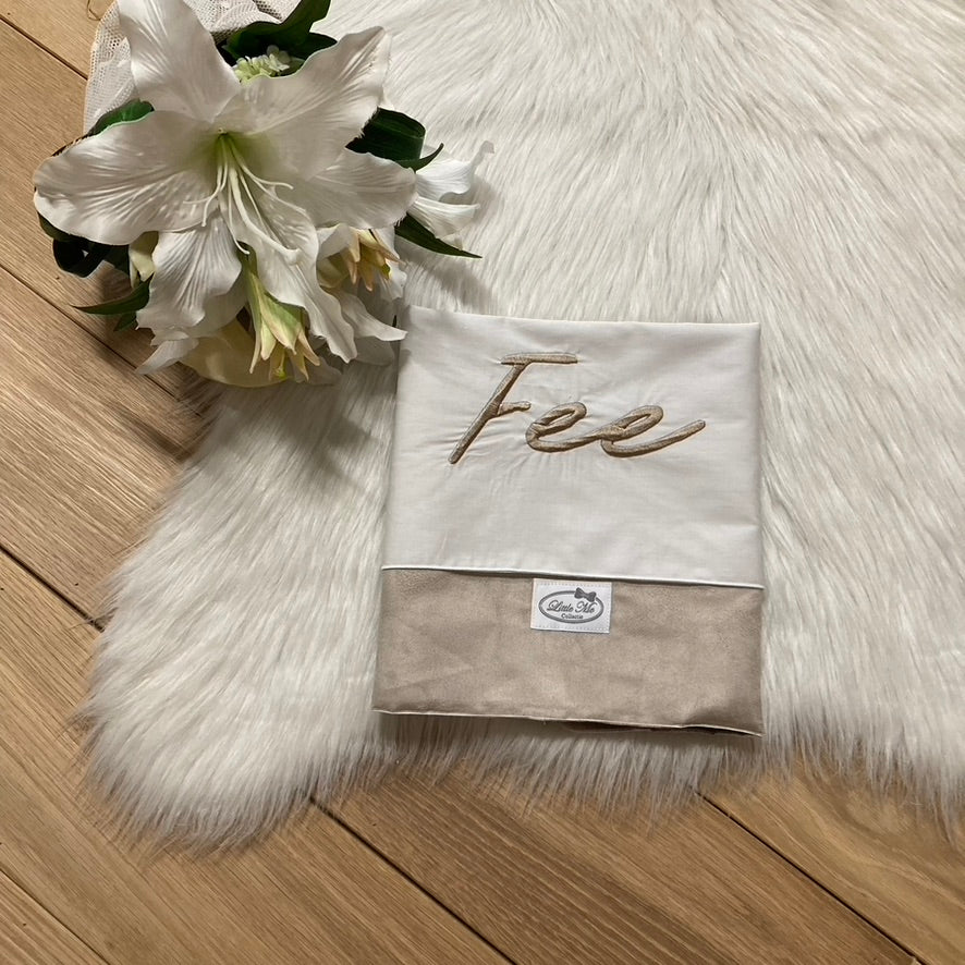 Soft Suede Lakentje met naam | Gepersonaliseerde | Warm Sand