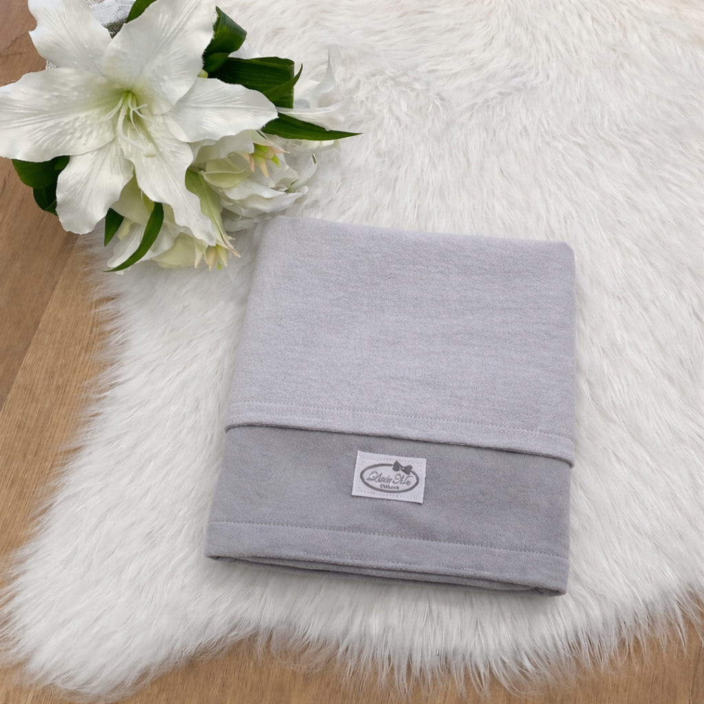 Soft Suéde Zomerdekentje met naam | Gepersonaliseerde | Misty Grey