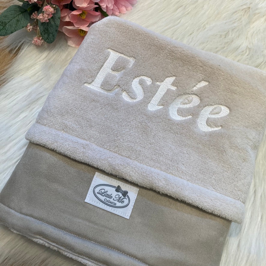 Soft Suéde Winterdekentje met naam | Gepersonaliseerde | Warm sand