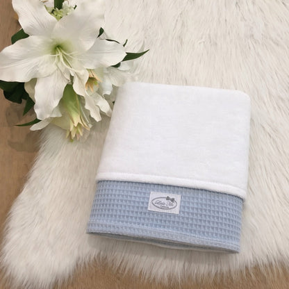 Warm Wafel Winterdekentje met naam | Gepersonaliseerde | Sky blue/ soft cloud