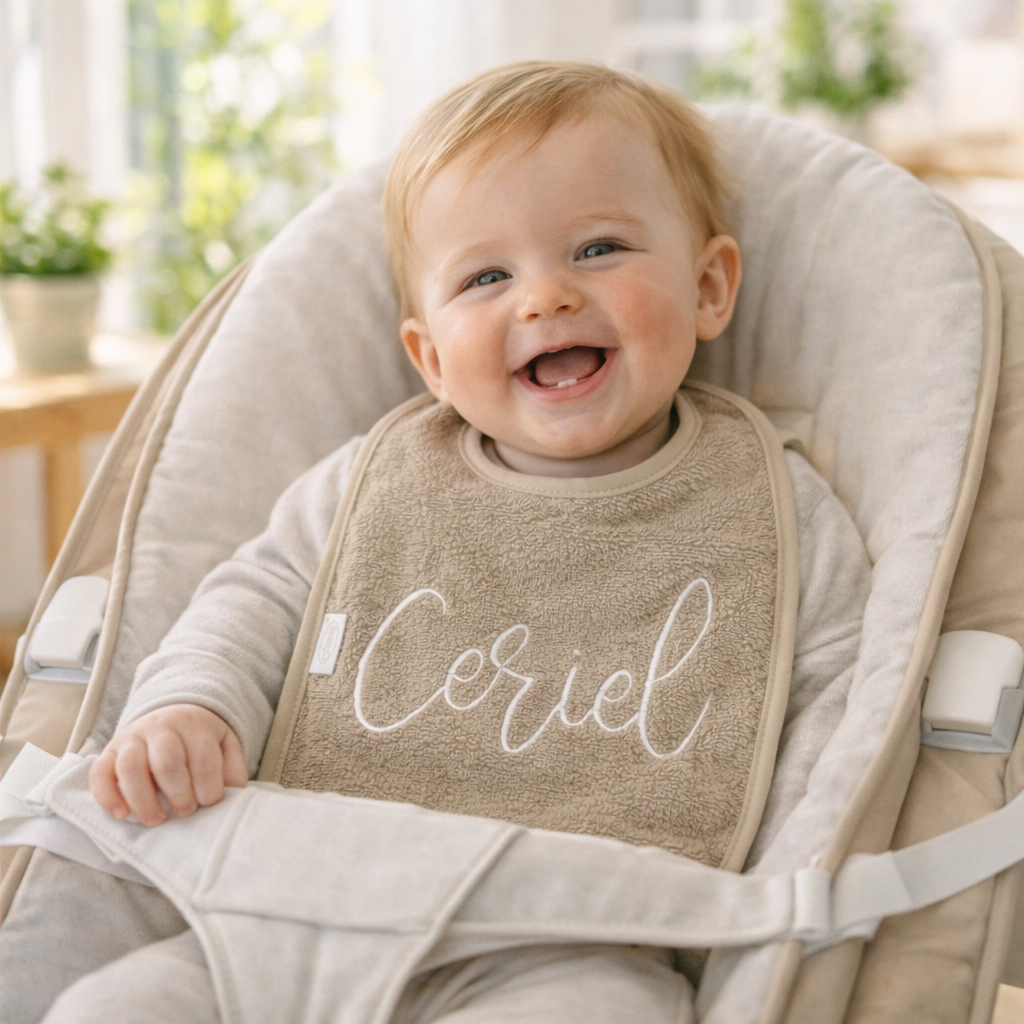 Slab met naam | Gepersonaliseerde baby slab katoen | Warm Sand