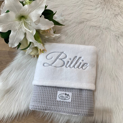 Warm Wafel Winterdekentje met naam | Gepersonaliseerde | Misty grey/ soft cloud