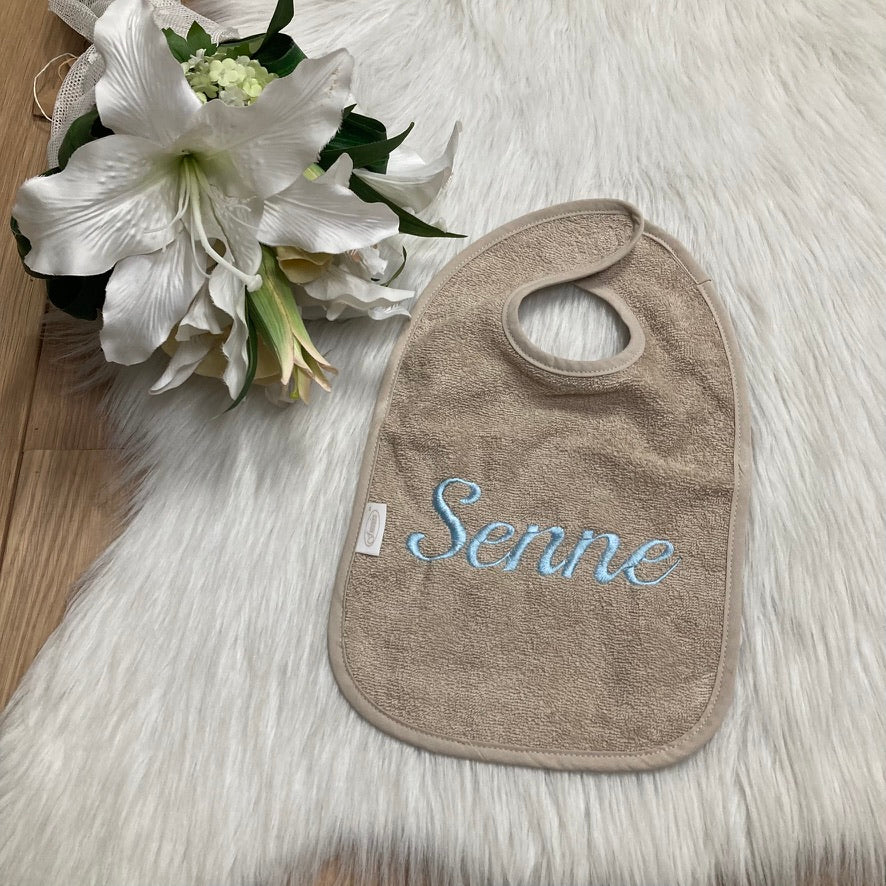 Slab met naam | Gepersonaliseerde baby slab katoen | Warm Sand