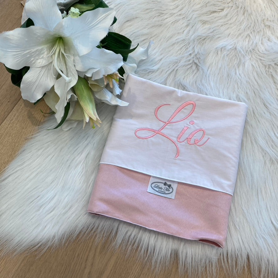 Soft Suede Lakentje met naam | Gepersonaliseerde | Baby Pink