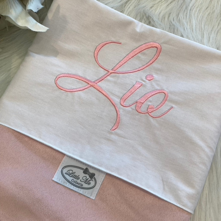 Soft Suede Lakentje met naam | Gepersonaliseerde | Baby Pink