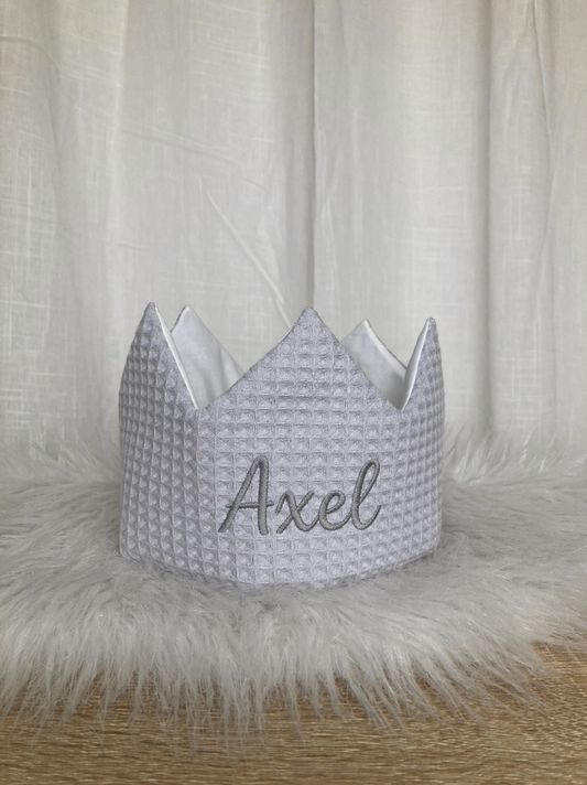 Warm wafel verjaardagskroon met naam | Gepersonaliseerde | Misty grey