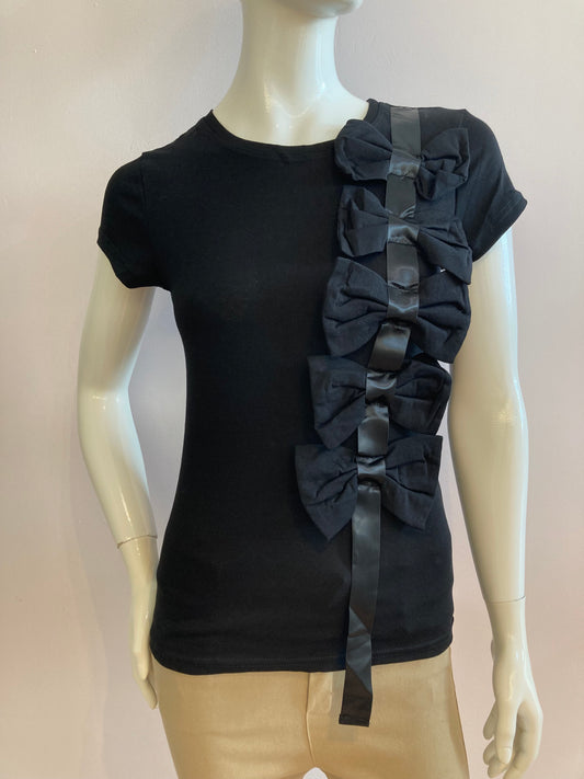 Black T-shirt with bow and ribbons