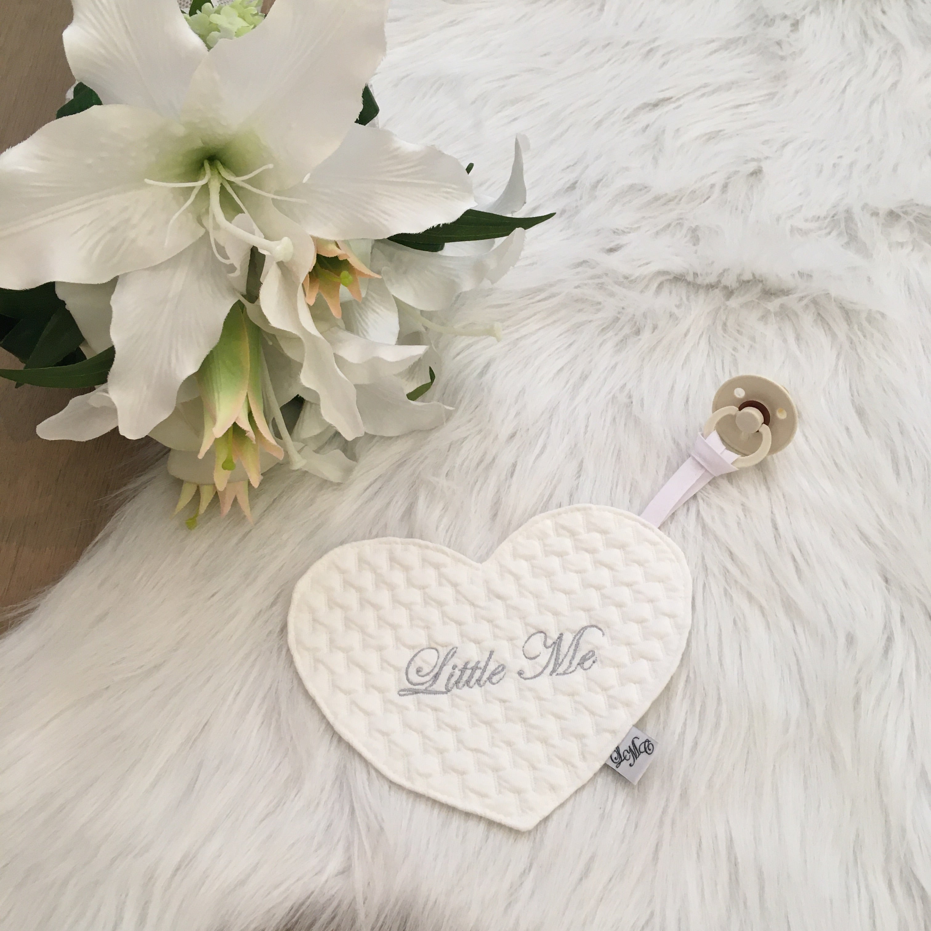 Speendoek hart jacquard baksteen ecru