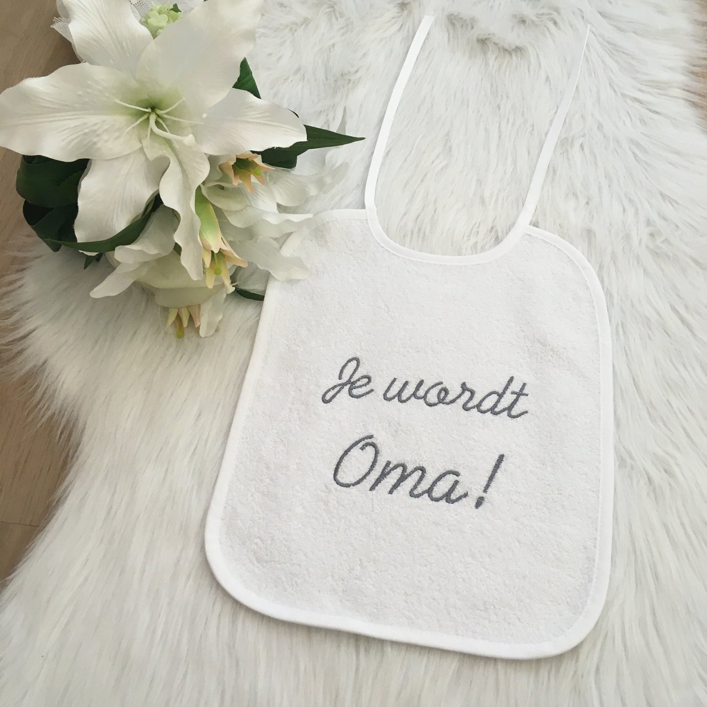 Slabbetje “Je wordt oma” – Zwangerschapsaankondiging cadeau – Baby slab katoen