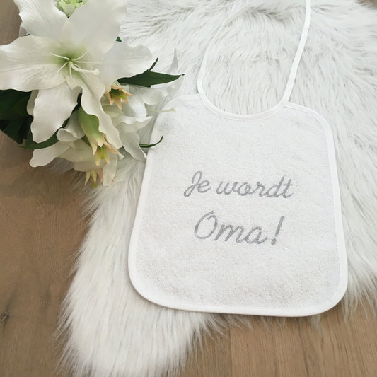 Slabbetje “Je wordt oma” – Zwangerschapsaankondiging cadeau – Baby slab katoen