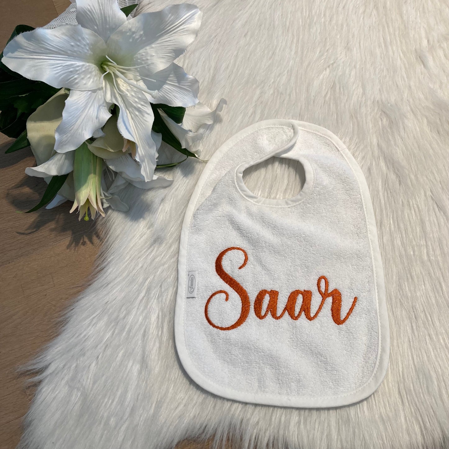 Slab met naam | Gepersonaliseerde baby slab katoen | Vanilla Milk