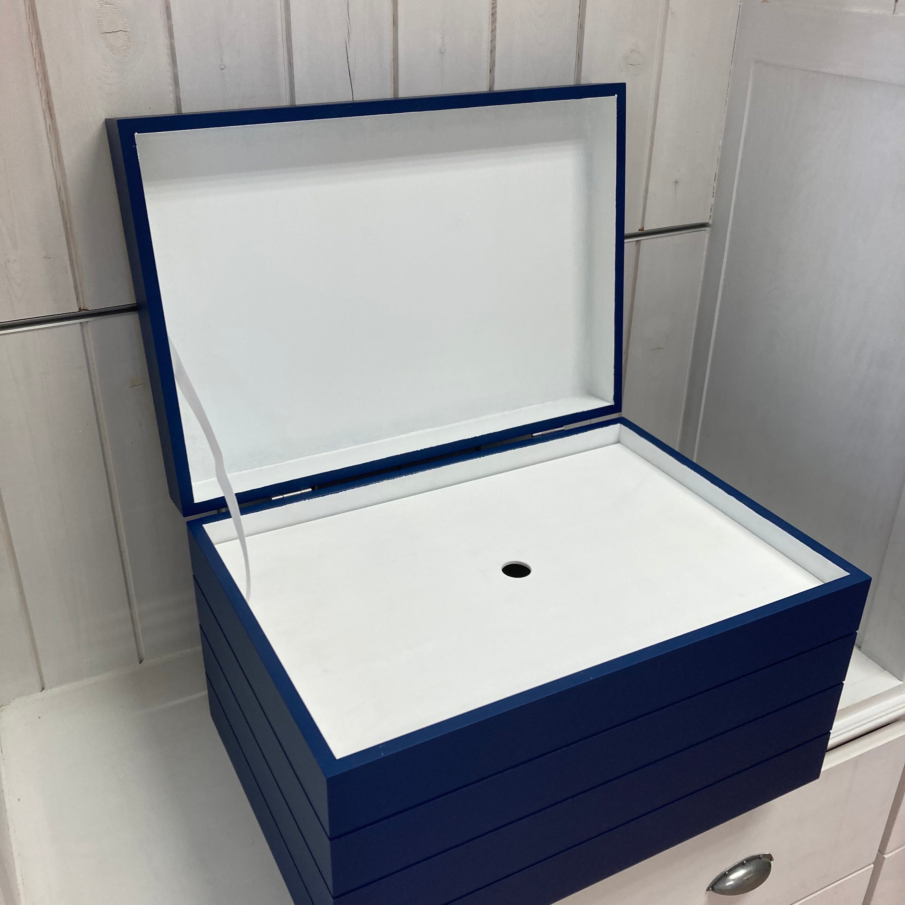 Doopsuiker- Speelkoffer met lijnen marine blauw