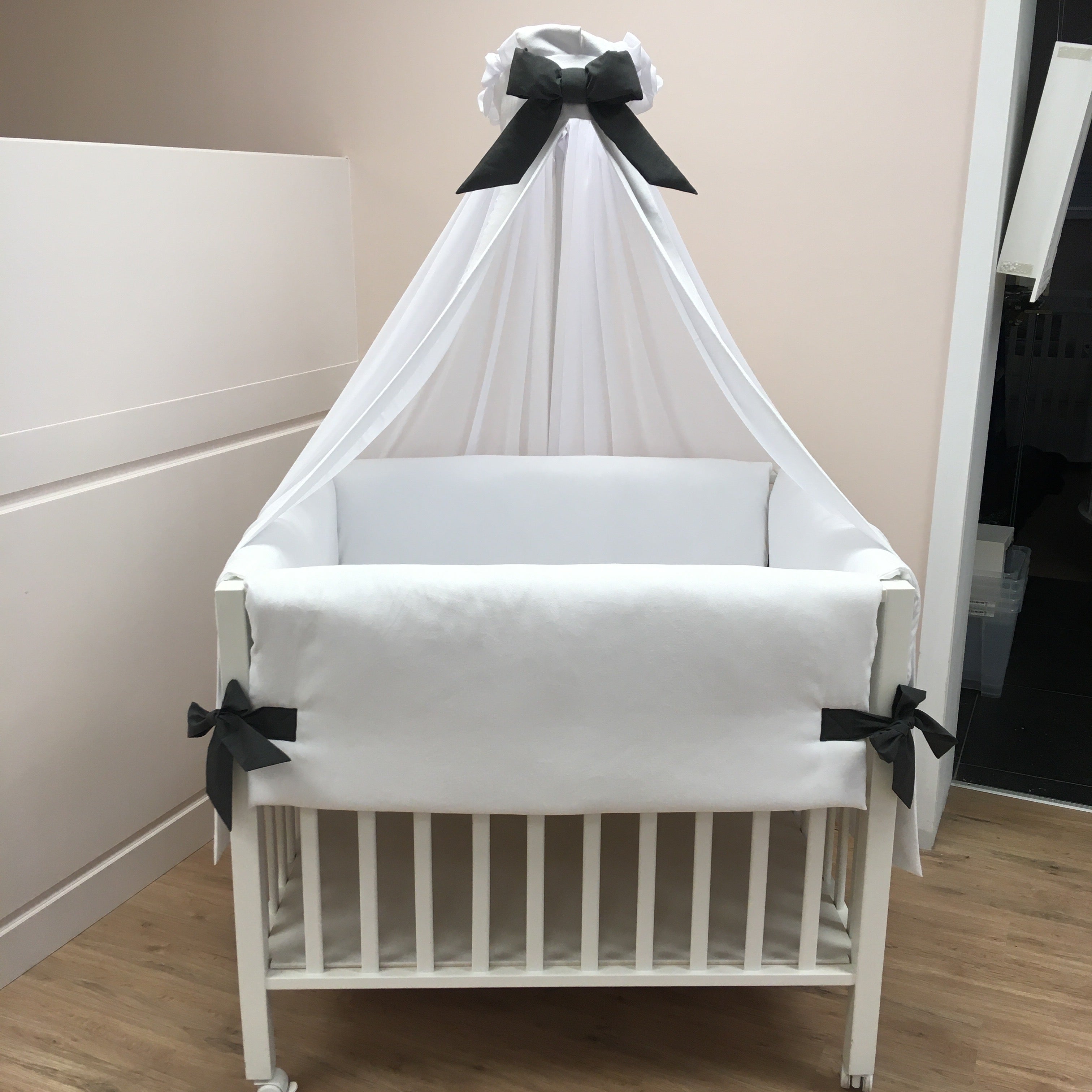 Parkomranding met overslag + inlegger + hemel wit suede