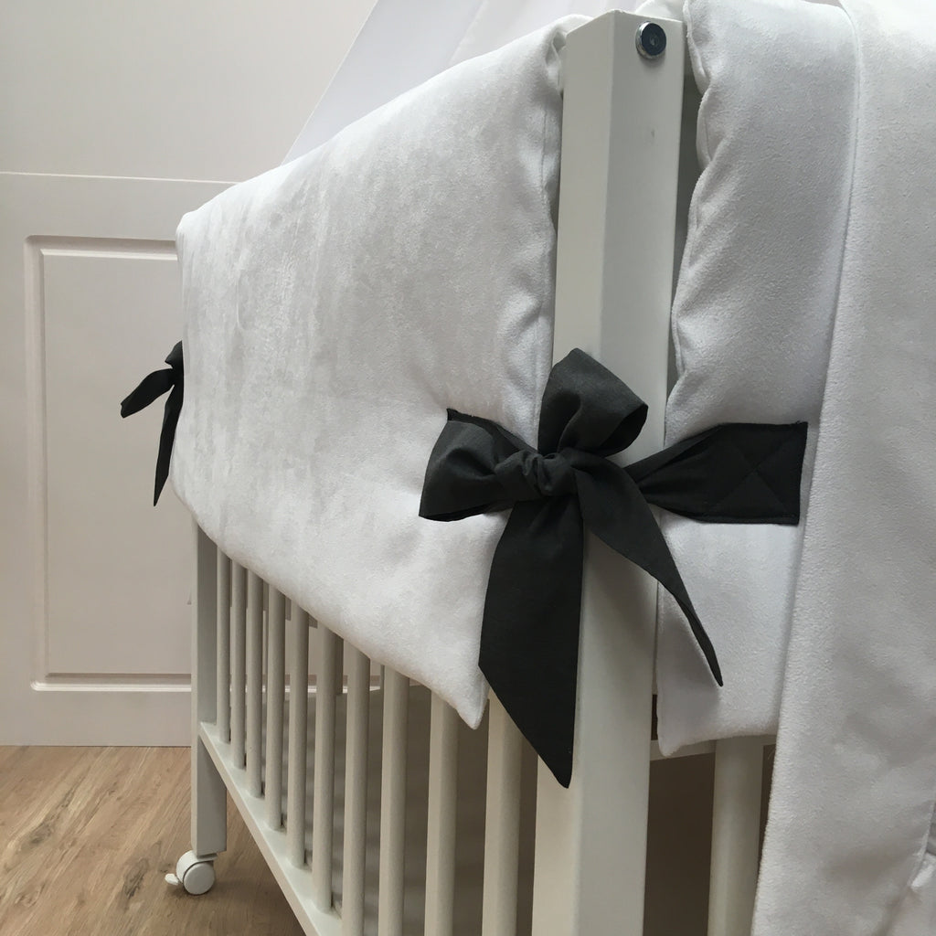 Parkomranding met overslag + inlegger + hemel wit suede