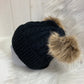 Casual babymuts zwart dubbele pompom beige