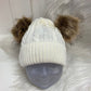 Casual babymuts cream dubbele pompom beige