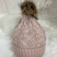 Casual muts beige enkele pompom