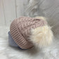 Casual muts beige dubbele pompom cream