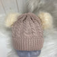 Casual muts beige dubbele pompom cream