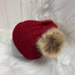 Casual babymuts rood dubbele pompom beige