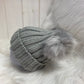 Casual babymuts grijs dubbele pompom lichtgrijs