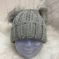 Casual babymuts grijs dubbele pompom lichtgrijs