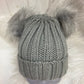 Casual babymuts grijs dubbele pompom lichtgrijs