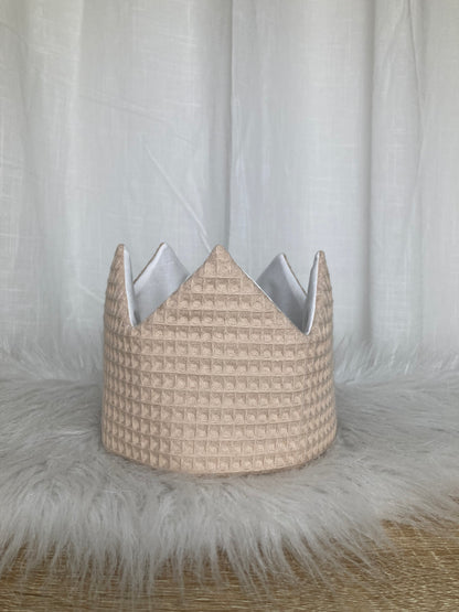 Warm wafel verjaardagskroon met naam | Gepersonaliseerde | Warm Sand