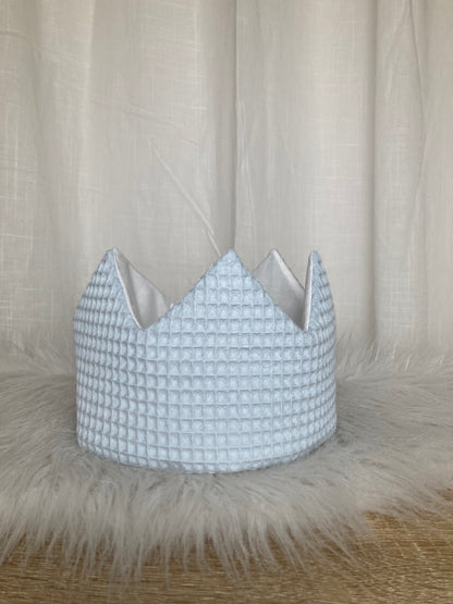 Warm wafel verjaardagskroon met naam | Gepersonaliseerde | Sky Blue