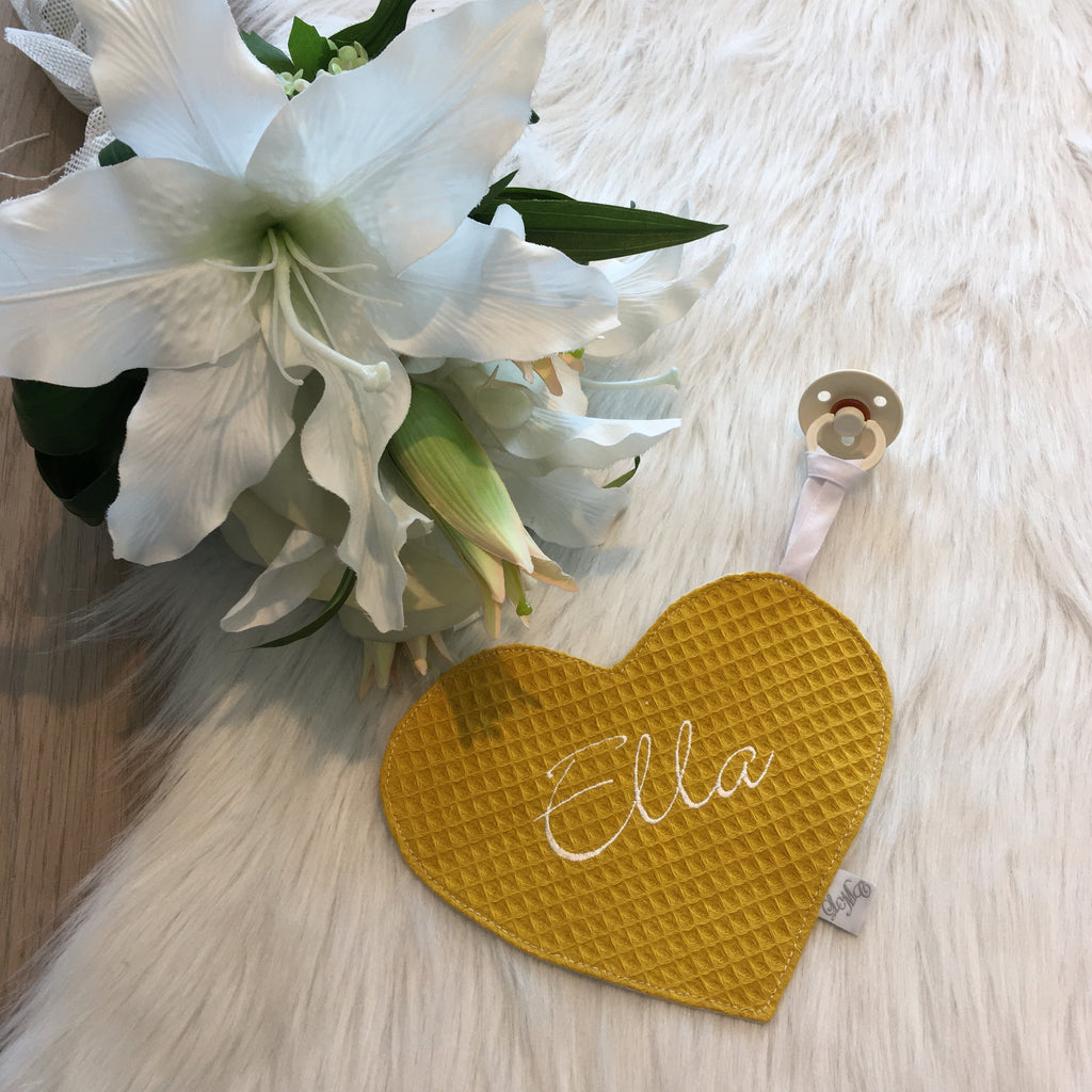 Speendoek hart wafel oker