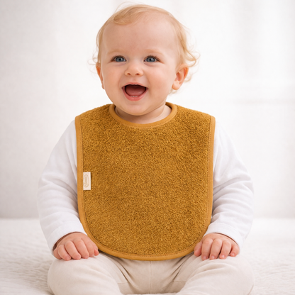 Slab met naam | Gepersonaliseerde baby slab katoen | Gold Ocher