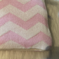 Deken 100x150cm Chevron Pink/Off white 💸