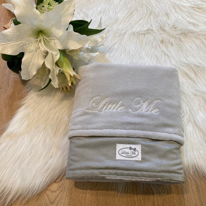 Soft Suéde Winterdekentje met naam | Gepersonaliseerde | Misty Grey