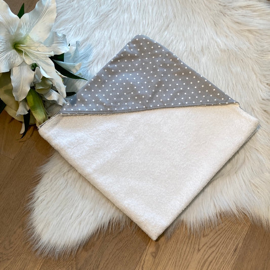 Babycape dots taupe 🛒