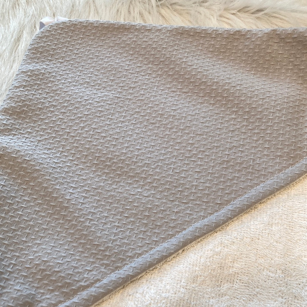 Babycape streepjes lichtgrijs